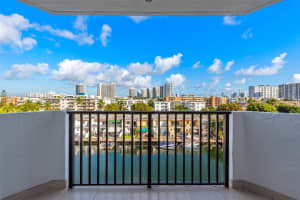 3703 Ne 166th St 602 North Miami Beach, FL 33160 - Off Market