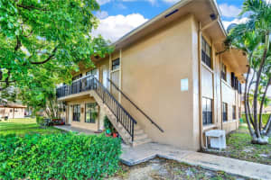 2610 W 67th Pl Apt 22-14, Hialeah, FL 33016, Sold 06/07/24