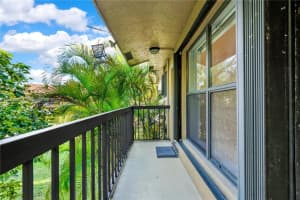 2610 W 67th Pl Apt 22-14, Hialeah, FL 33016, Sold 06/07/24