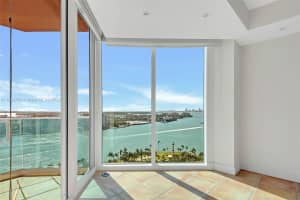 300 South Pointe Dr APT 2001, Miami Beach, FL 33139, Sold 04/25/24