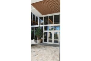 16385 Biscayne Blvd 420 North Miami Beach, FL 33160 - MLS#A11484908