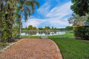 362 Lake Crest Ct, Weston, FL 33326, Sold 01/29/24