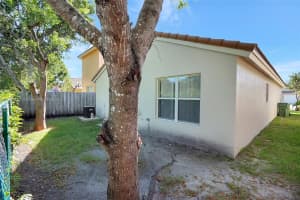1959 SE 10th St, Homestead, FL 33035, Sold 06/17/24