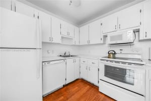3401 N Country Club Dr APT 516, Aventura, FL 33180, Sold 02/14/24