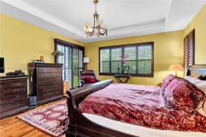 5041 Lakewood Dr, Cooper City, FL 33330, Sold 04/12/24