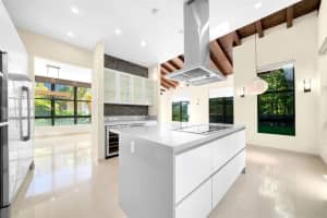 264 Westwood Dr, Key Biscayne, FL 33149, Sold 09/17/24