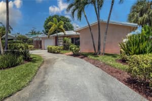 2731 NE 53rd St, Lighthouse Point, FL 33064, Sold 12/12/24