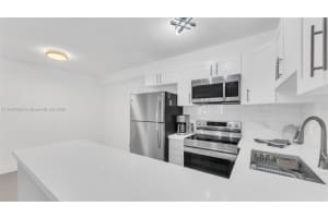 6540 W 26th Dr Apt 11-60, Hialeah, FL 33016, Sold 12/11/23