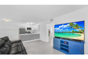 6540 W 26th Dr Apt 11-60, Hialeah, FL 33016, Sold 12/11/23