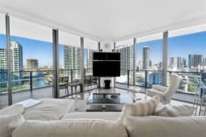 68 SE 6th St Apt 1512, Miami, FL 33131, Sold 03/13/24