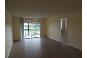 3001 W Rolling Hills Cir APT 302, Davie, FL 33328, Sold 01/04/24