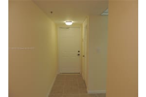 3001 W Rolling Hills Cir APT 302, Davie, FL 33328, Sold 01/04/24