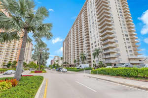 250 174th St APT 917, Sunny Isles Beach, FL 33160, Sold 09/03/24