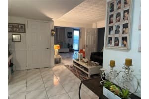 250 174th St APT 917, Sunny Isles Beach, FL 33160, Sold 09/03/24