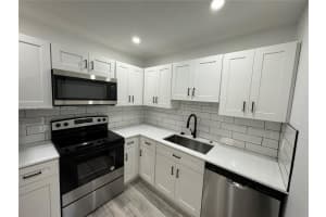 704 Laconia Cir #704, Lake Worth Beach, FL 33467, Sold 04/04/24
