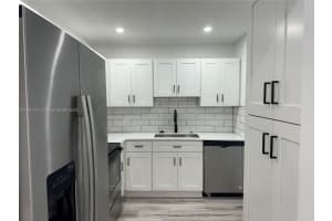 704 Laconia Cir #704, Lake Worth Beach, FL 33467, Sold 04/04/24