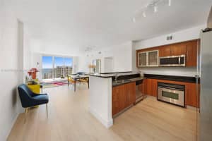 325 S Biscayne Blvd #4315, Miami, FL 33131, Sold 06/04/24