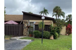 466 Briarwood Cir # 2-60, Hollywood, FL 33024, Sold 04/16/24