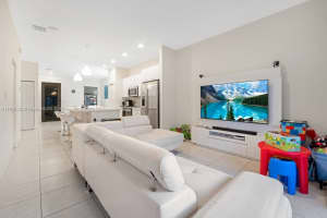 8175 NW 104th Ave Apartment 4, Doral, FL 33178, Sold 05/10/24