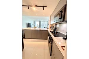 Vizcayne, 253 NE 2nd St APT 3303, Miami, FL 33132, Sold 07/09/24
