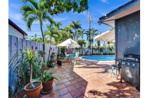 857 Fairway Dr, Plantation, FL 33317, Sold 01/09/24