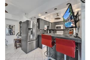857 Fairway Dr, Plantation, FL 33317, Sold 01/09/24