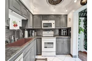857 Fairway Dr, Plantation, FL 33317, Sold 01/09/24