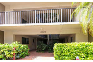 8625 NW 8th St APT 220, Miami, FL 33126, Sold 01/12/24