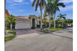 7704 SW 193rd St, Cutler Bay, FL 33157, Sold 05/02/24
