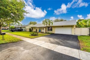 5313 SW 87th Ave, Cooper City, FL 33328, Sold 01/08/24