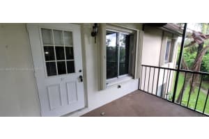 446 Pine Glen Ln b 2, Greenacres, FL 33463, Sold 04/09/24