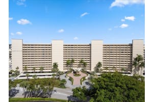132 Lakeshore Dr APT T19, North Palm Beach, FL 33408, Sold 03/01/24