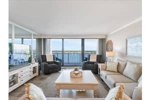 132 Lakeshore Dr APT T19, North Palm Beach, FL 33408, Sold 03/01/24