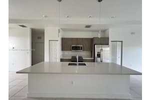 8015 NW 104th Ave Apartment 31, Doral, FL 33178, Sold 12/27/23