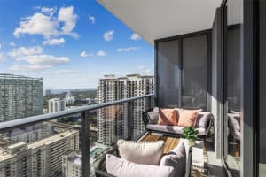 45 SW 9th St Apt 3104, Miami, FL 33130, Sold 01/30/24