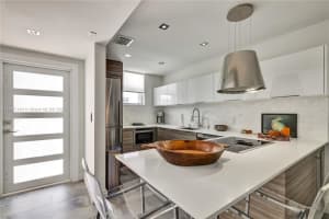 1614 Euclid Ave APT 22, Miami Beach, FL 33139, Sold 01/19/24