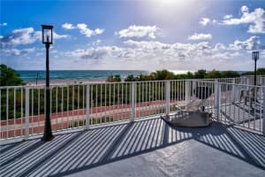 5601 Collins Ave APT M7, Miami Beach, FL 33140, Sold 01/09/24