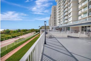 5601 Collins Ave APT M7, Miami Beach, FL 33140, Sold 01/09/24
