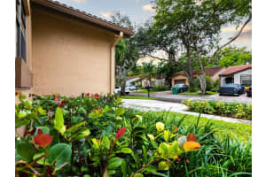 17371 NW 66th Pl, Hialeah, FL 33015, Sold 01/25/24