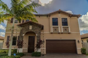 2584 SE 1st St, Homestead, FL 33033, Sold 02/02/24