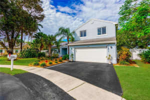 7251 SW 39th Ct, Davie, FL 33314, Sold 03/21/24