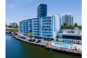 200 Diplomat Pkwy APT 821, Hallandale Beach, FL 33009, Sold 08/31/24