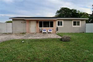16711 NW 73rd Ave, Hialeah, FL 33015, Sold 05/06/24
