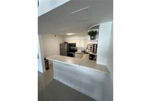 5225 Collins Ave APT 1518, Miami Beach, FL 33140, Sold 06/15/24