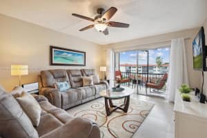 9511 N Hollybrook Lake Dr APT 301, Pembroke Pines, FL 33025, Sold 03/29/24