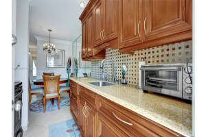 16801 NE 13th Ave APT 205, Miami, FL 33162, Sold 04/05/24