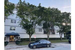 8950 NE 8th Ave APT 401, Miami, FL 33138, Sold 12/02/24