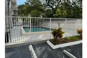 8950 NE 8th Ave APT 401, Miami, FL 33138, Sold 12/02/24