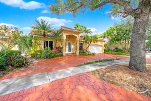 18782 NW 90th Ave, Hialeah, FL 33018, Sold 08/12/24