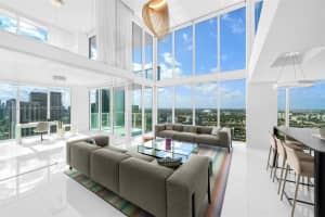 1040 Biscayne Blvd APT 4207, Miami, FL 33132, Sold 12/28/23